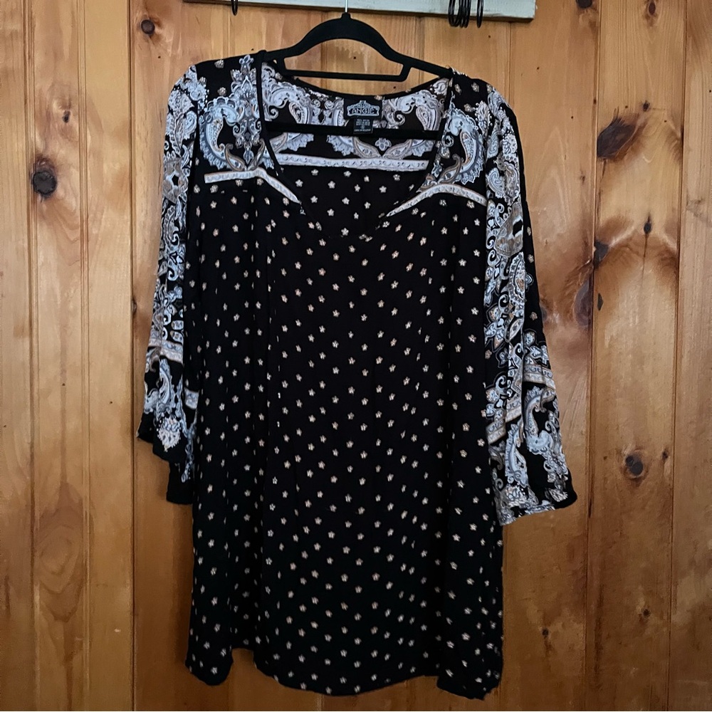 Black and White Women's Tunic Dress